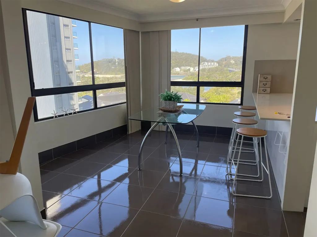 window cleaning elanora qld